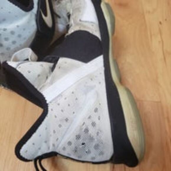 Nike LeBron XIV 860634-100 Sneakers Mens 14 High Top Leather BHM Basketball Y2K - Picture 8 of 16